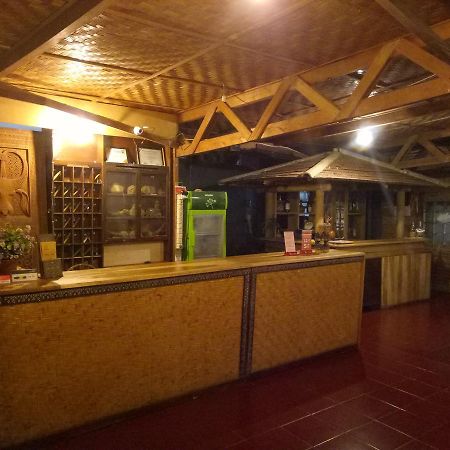 Hotel Pison Rantepao Buitenkant foto